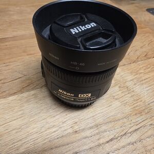 Nikon DX AF-S NIKKOR 35mm f/1.8G Lens - Black With Filter